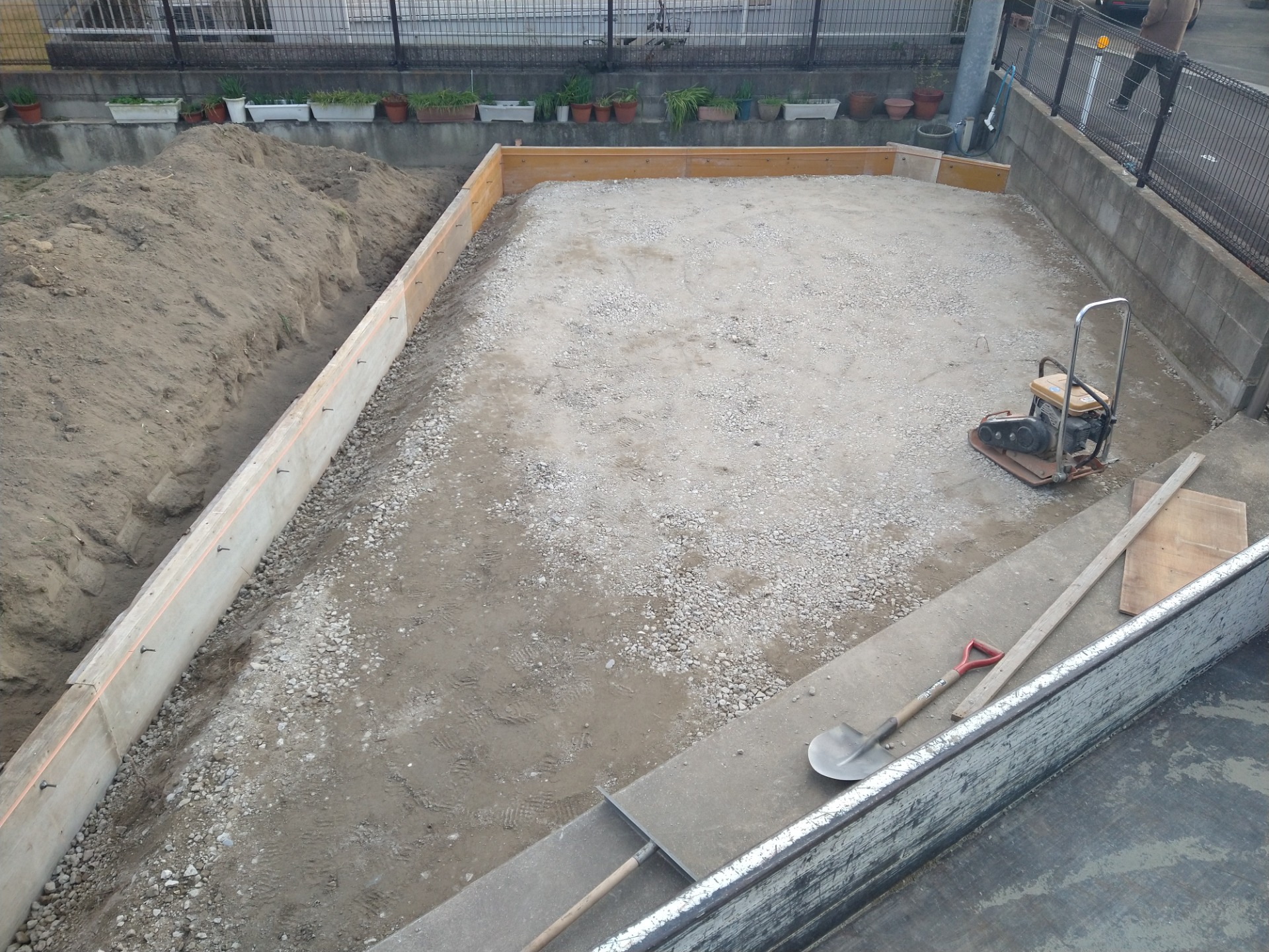 クラッシャー敷・天端ランマー締固め